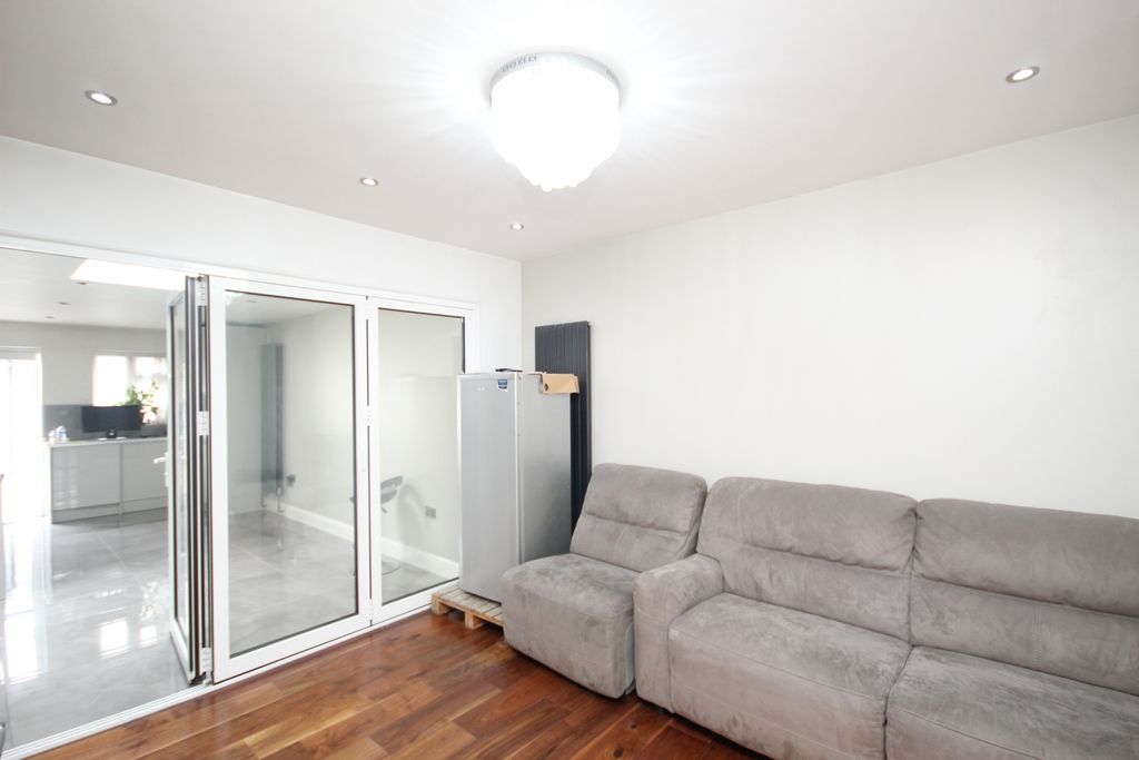 Property photo 3 of 13 Gallery