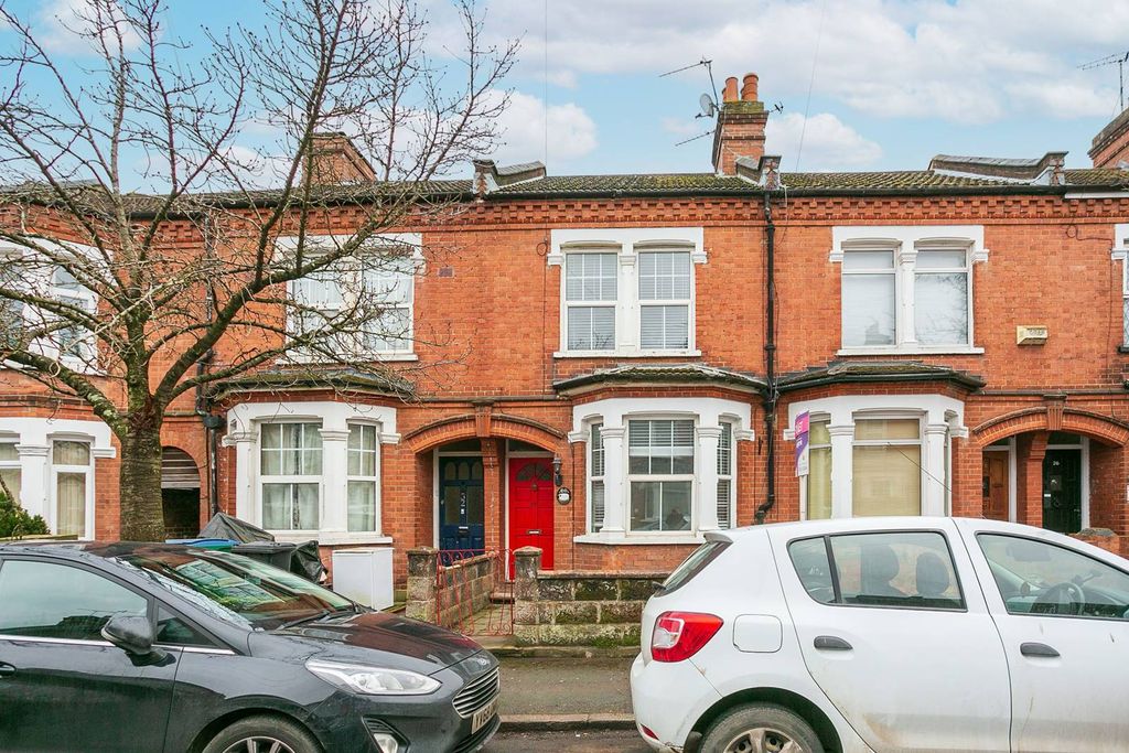 Property photo 2 of 25