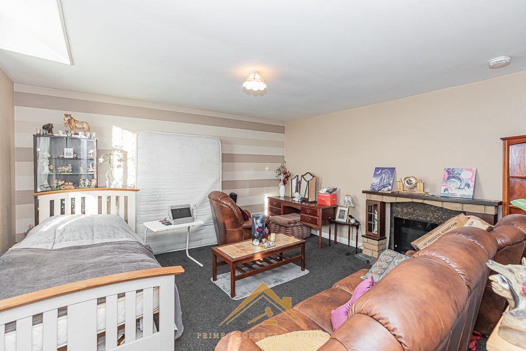 Property photo 2 of 23