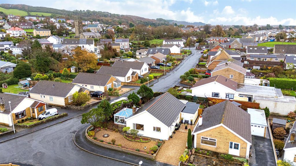 Property photo 2 of 24