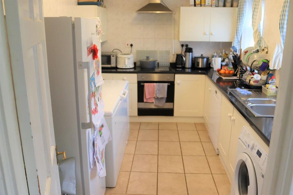 Property photo 2 of 21