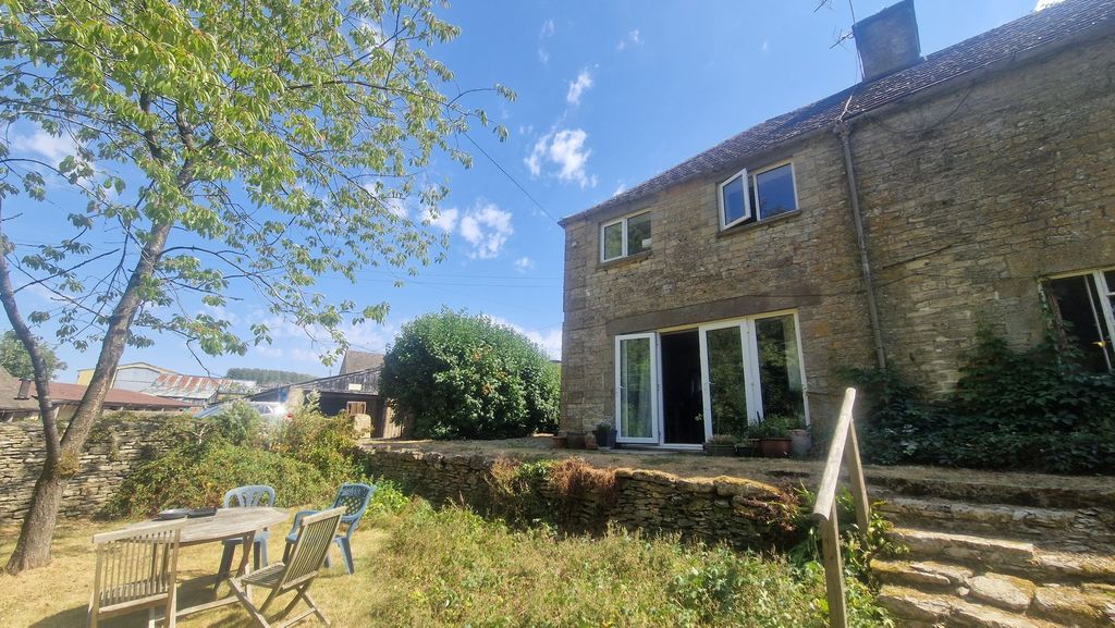 Property photo 1 of 11