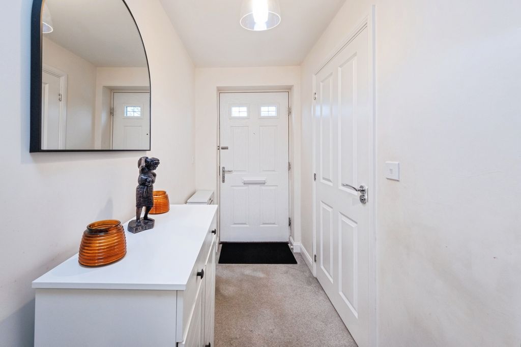 Property photo 3 of 20 Pbox-Img.Jpg