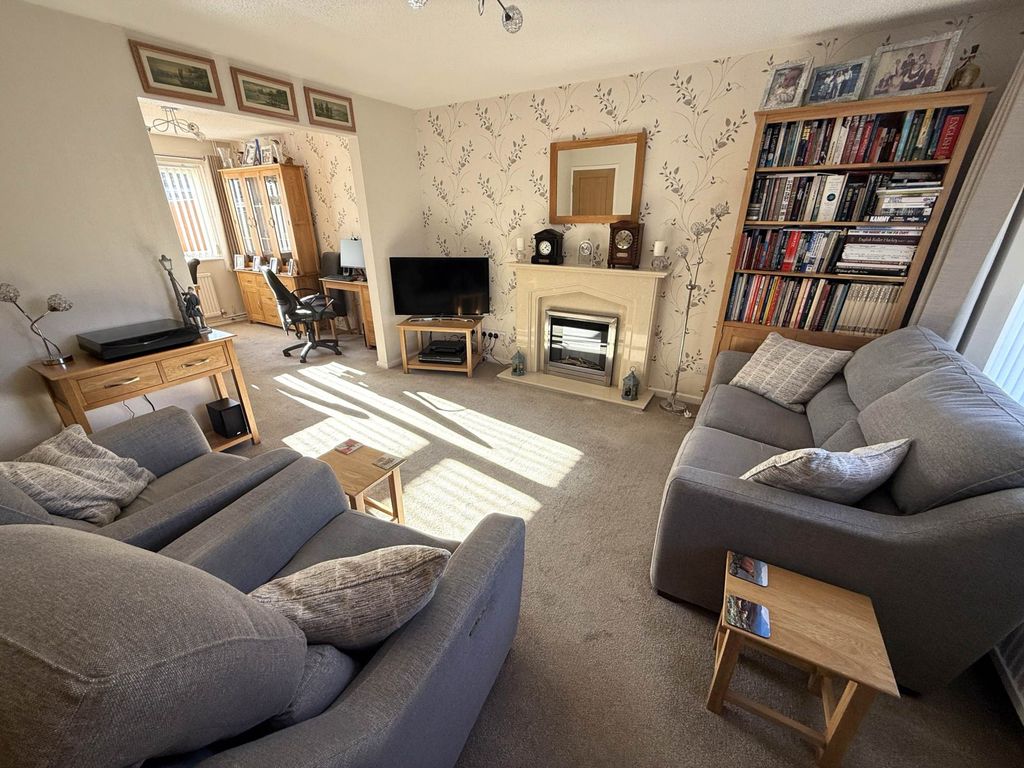 Property photo 2 of 11