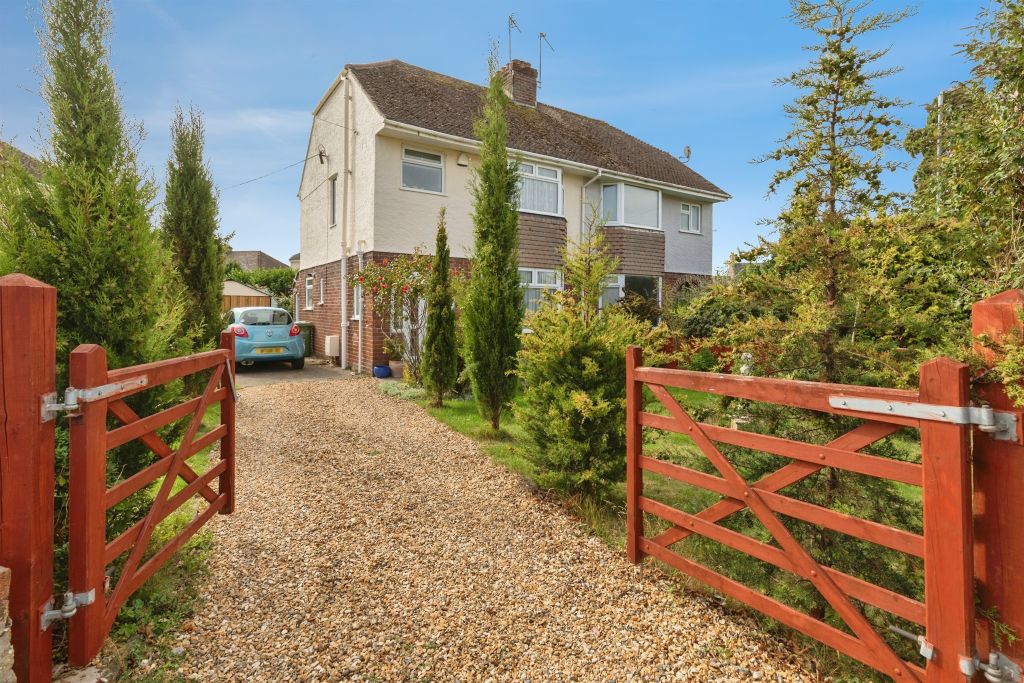 Property photo 1 of 18