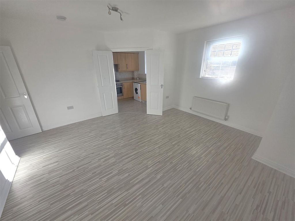 Property photo 3 of 11 20251108_092702.Jpg