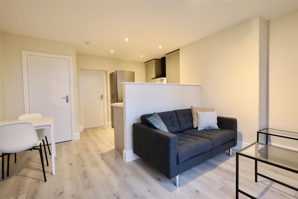 Property photo 3 of 13 39405941-89A6-4992-8849-426Ccb1D91C9_1_201_A.Jpeg