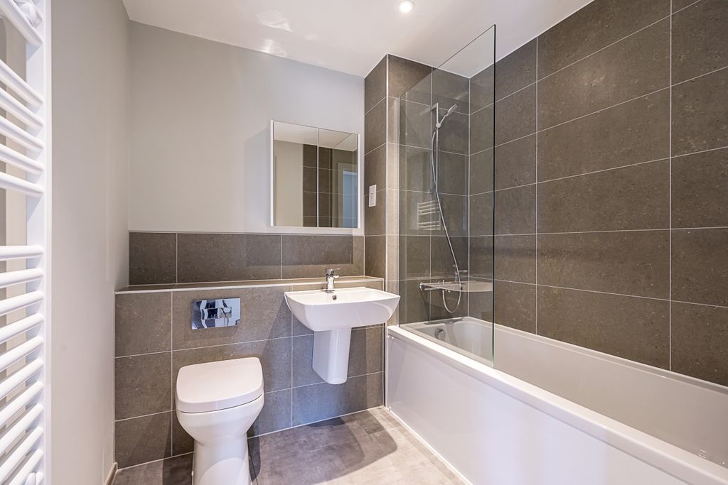 Property photo 3 of 12 11-Purl-House-008
