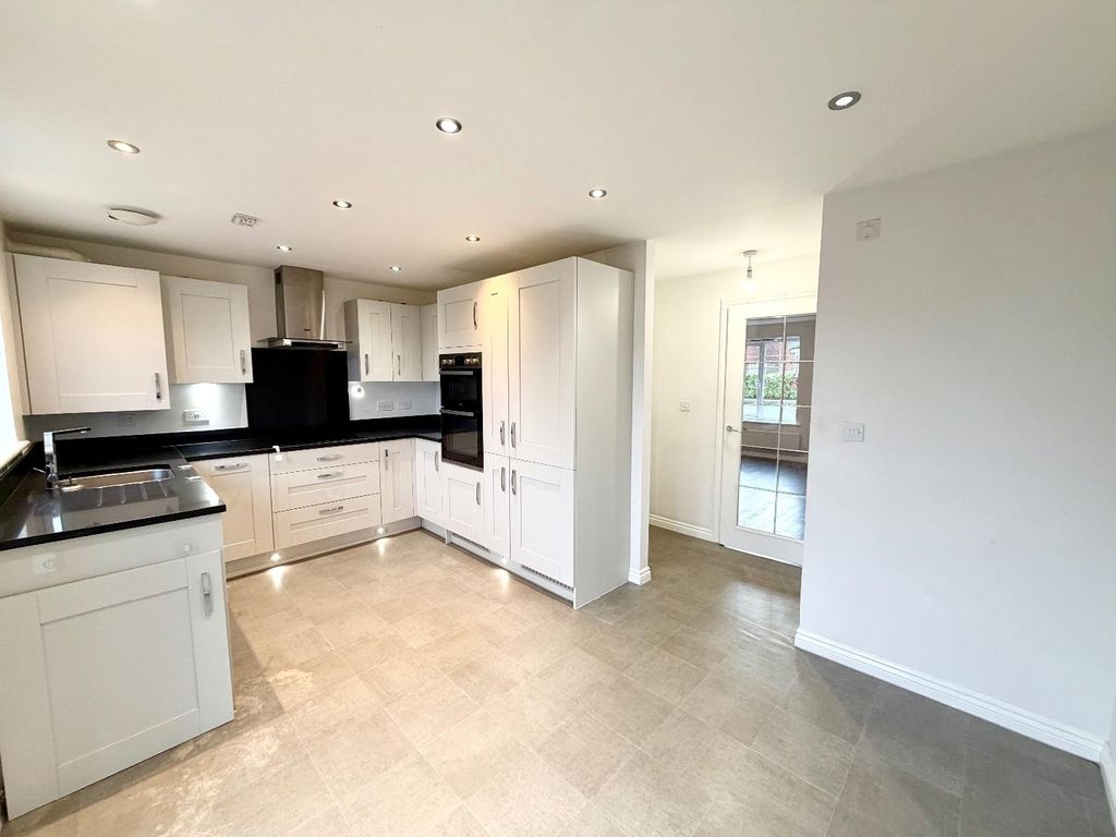 Property photo 2 of 11 Kitchen/Diner