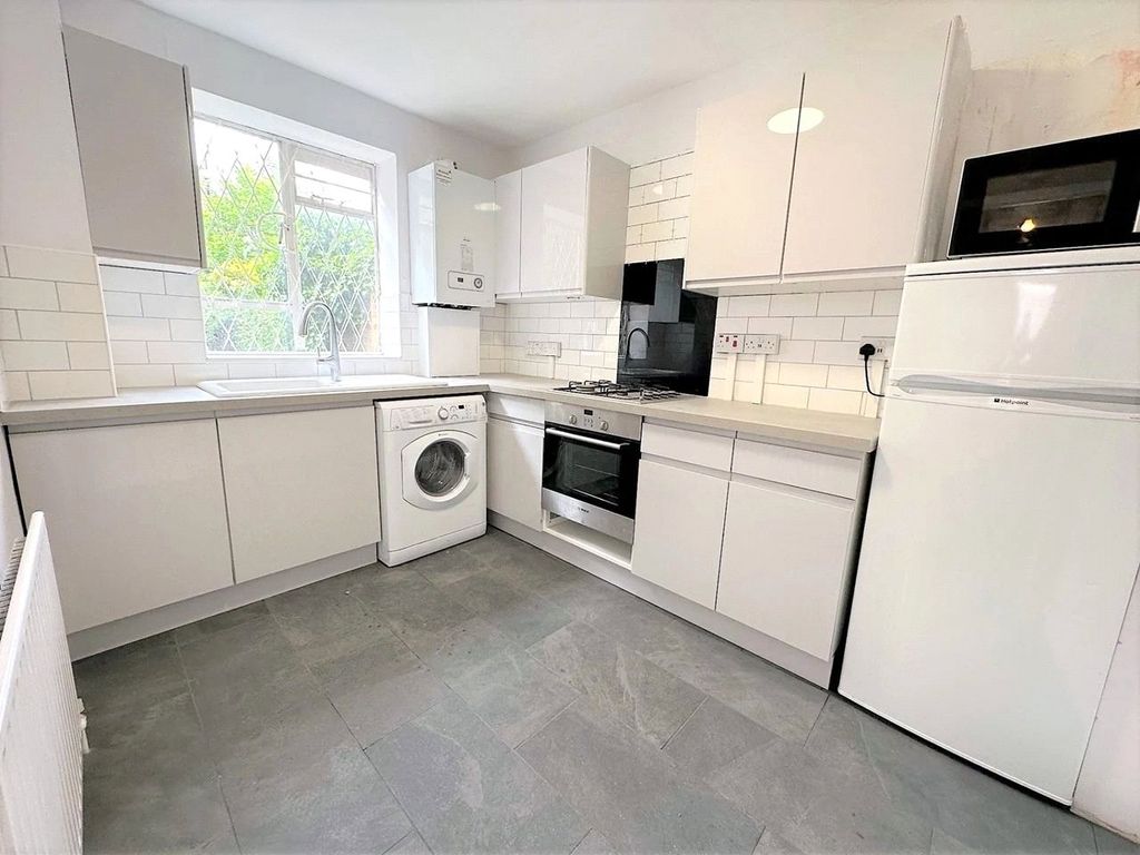 Property photo 3 of 4 Picture No. 04