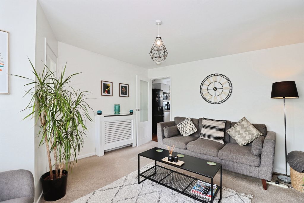 Property photo 2 of 17