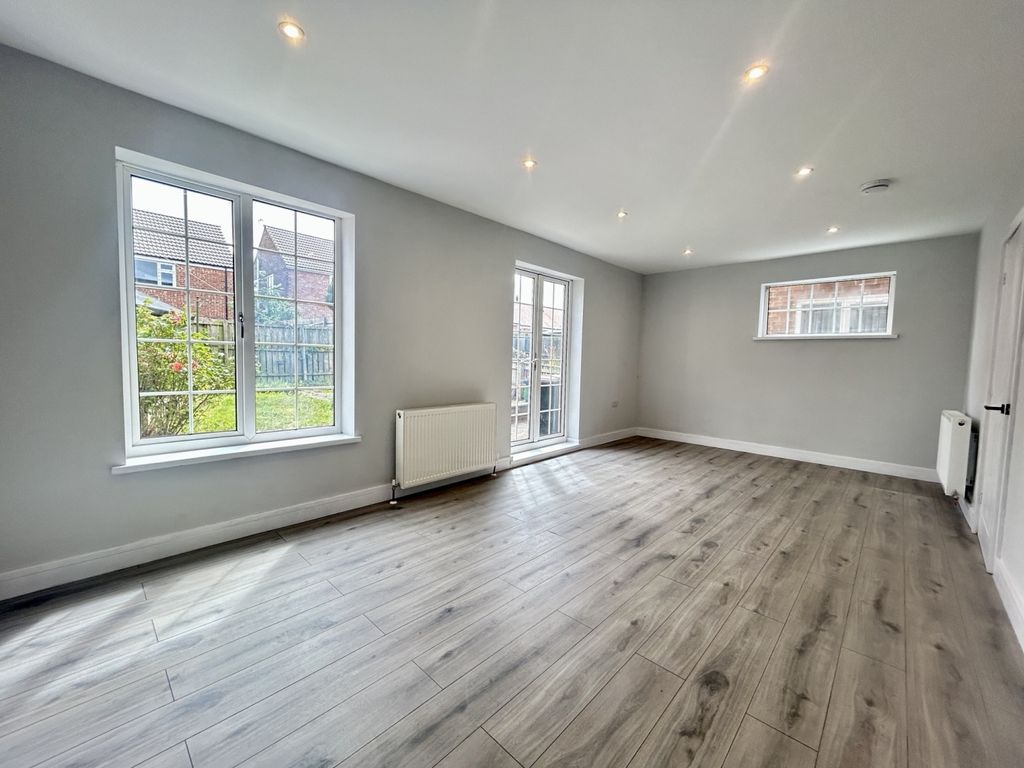 Property photo 2 of 11 Img_2230