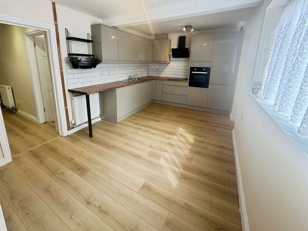 Property photo 2 of 16 Kitchen/Diner