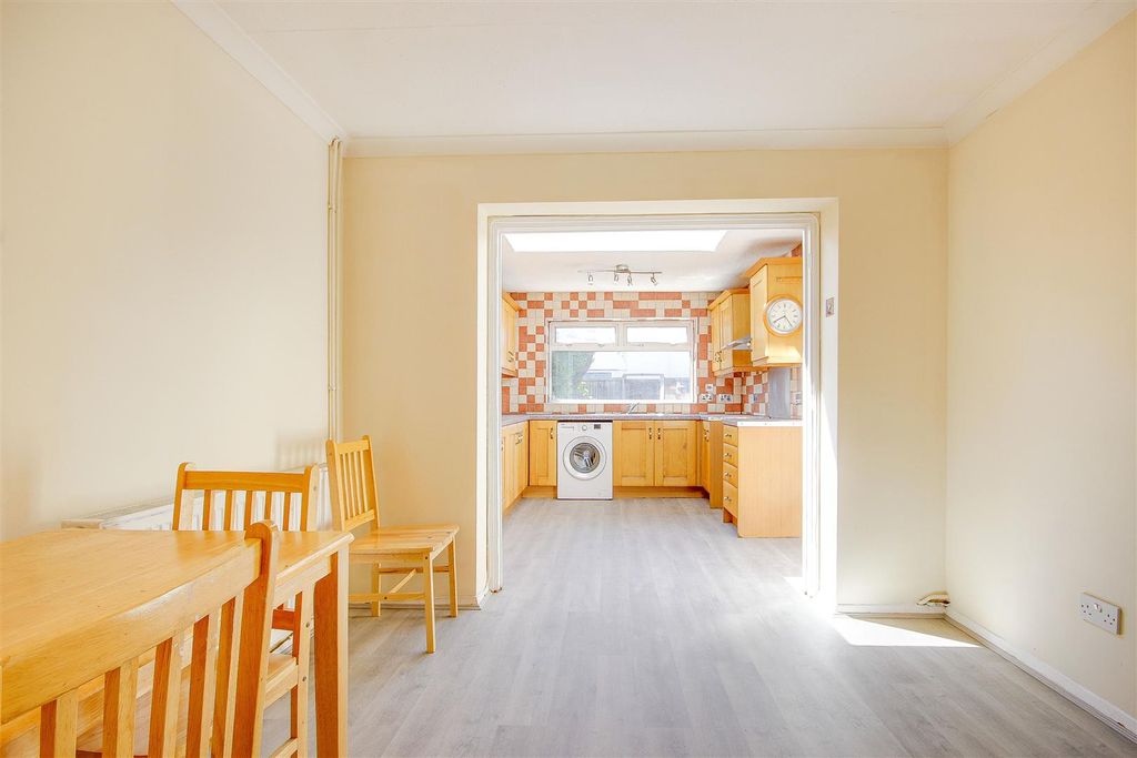 Property photo 3 of 24