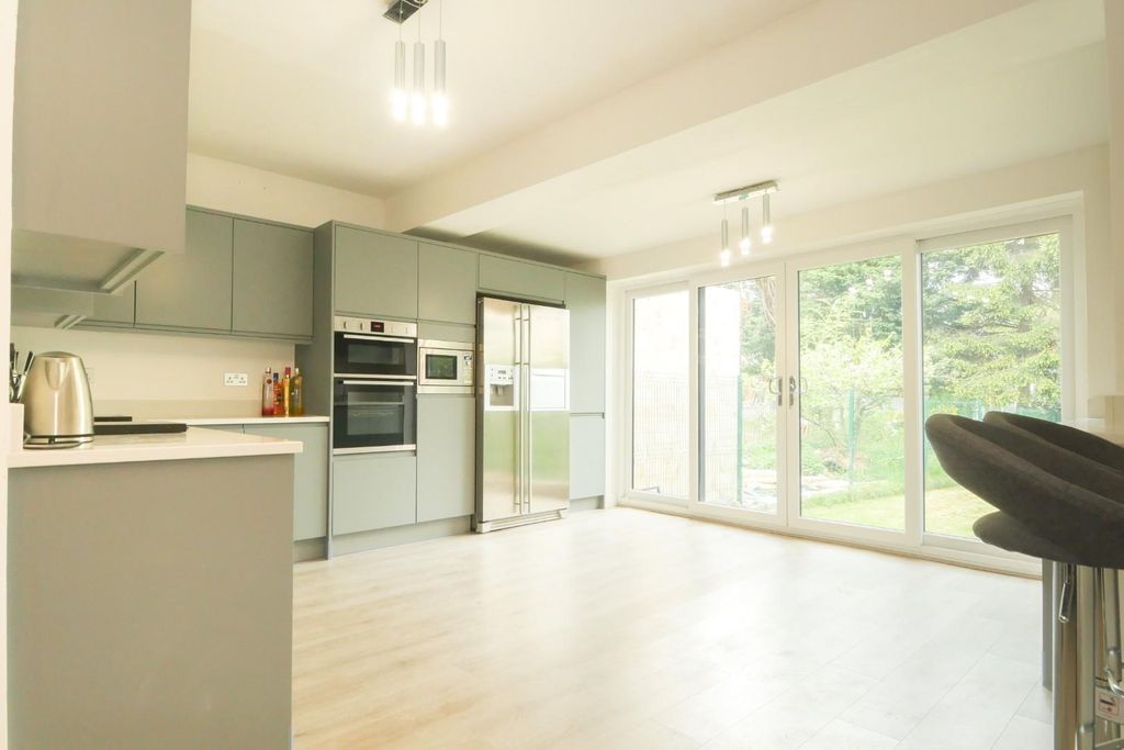 Property photo 3 of 22 Kitchen/Diner