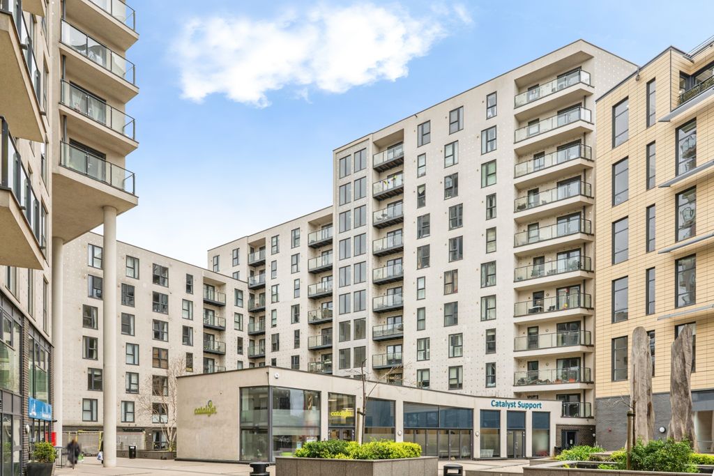 Property photo 1 of 16 1. Front Of Builing