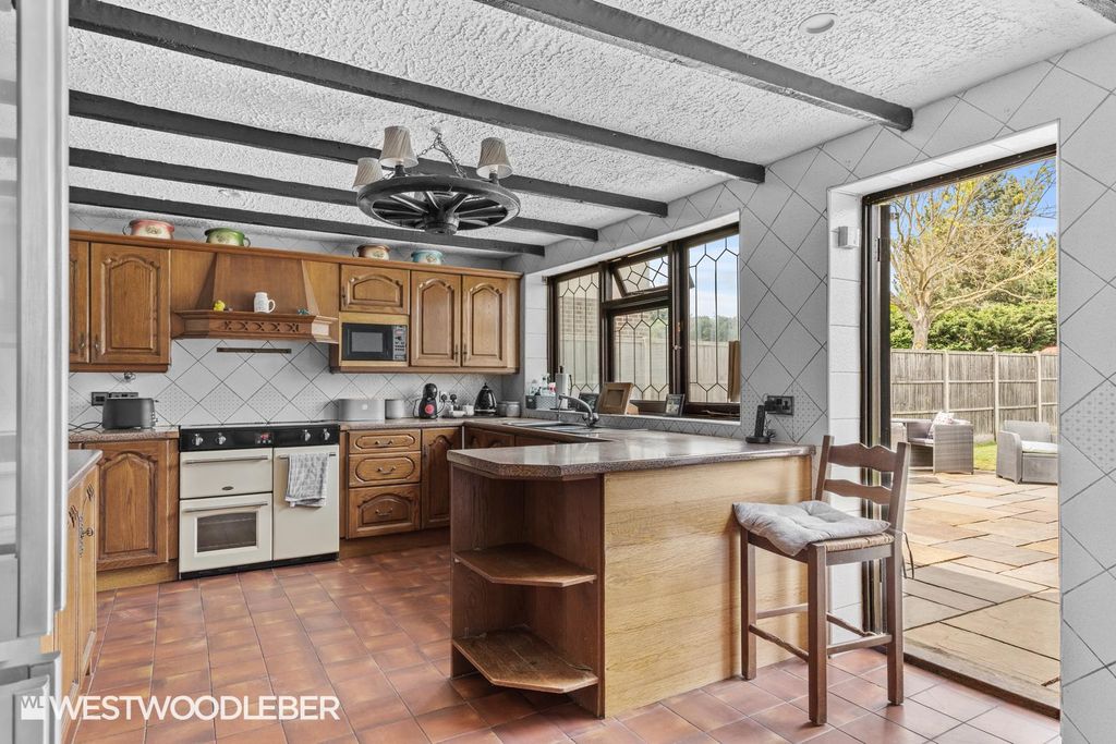Property photo 2 of 34 Presdale_20.Jpg