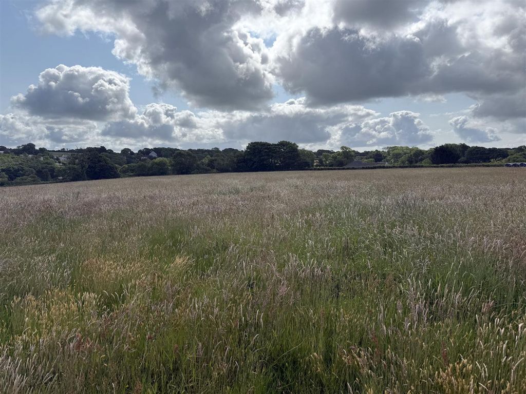 Property photo 1 of 2 Land At Castle Meadow 1.Jpg