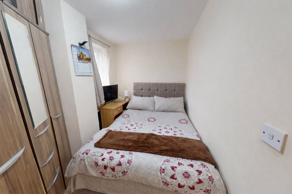 Property photo 3 of 7 Picture No. 04