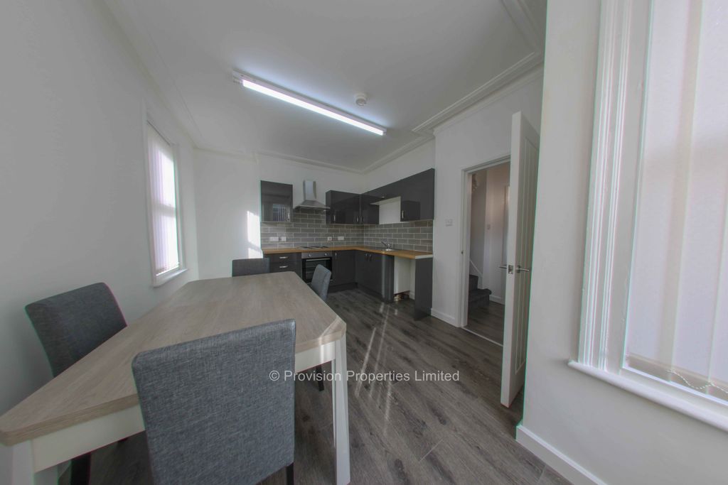 Property photo 3 of 9 Photo