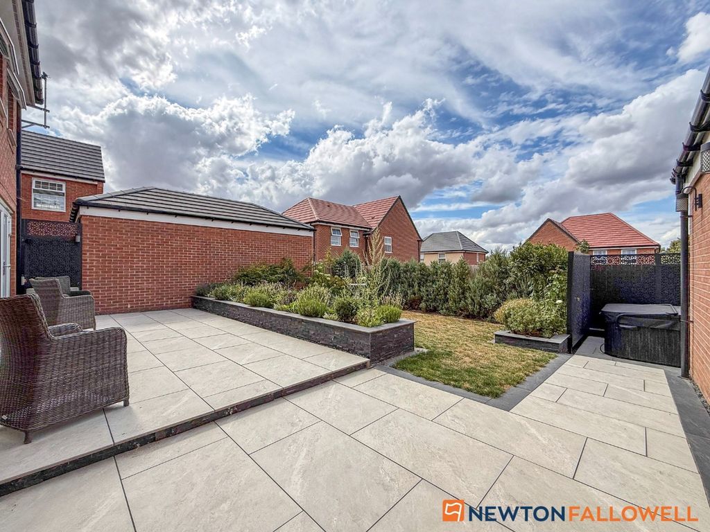 Property photo 3 of 26 Rear Garden 1
