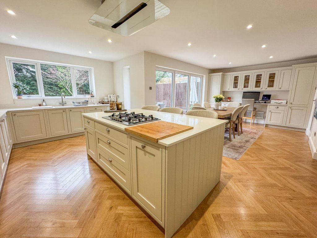 Property photo 3 of 29