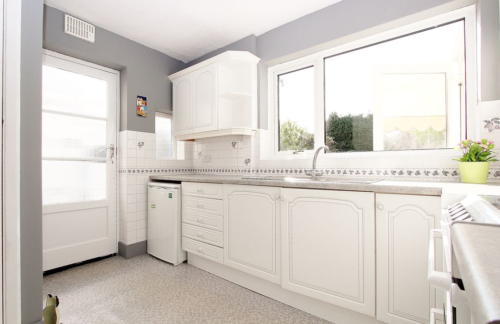 Property photo 2 of 24