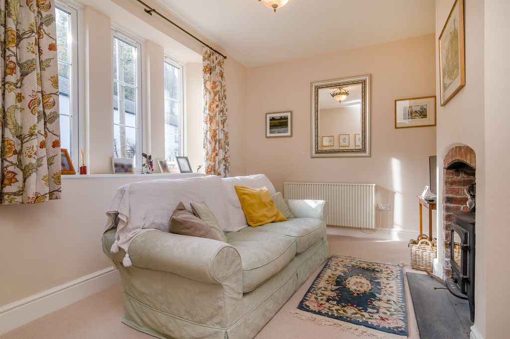 Property photo 3 of 19