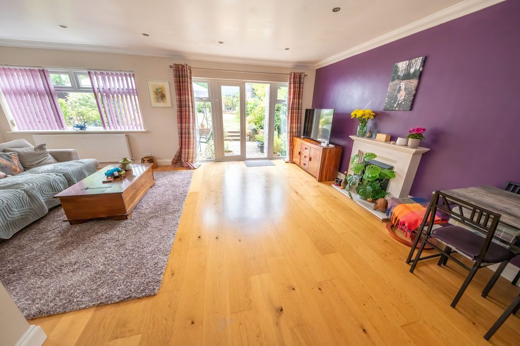 Property photo 3 of 17 Photo 7