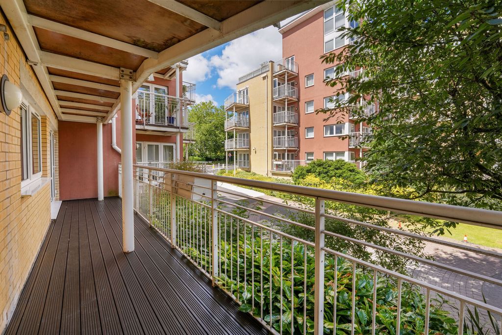 Property photo 2 of 21