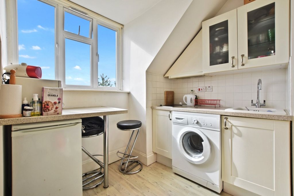 Property photo 3 of 7 3