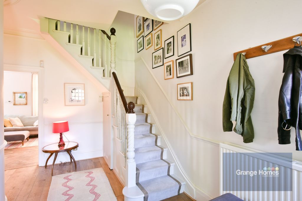 Property photo 2 of 22