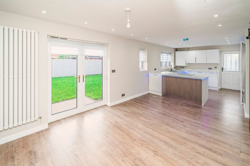 Property photo 2 of 48