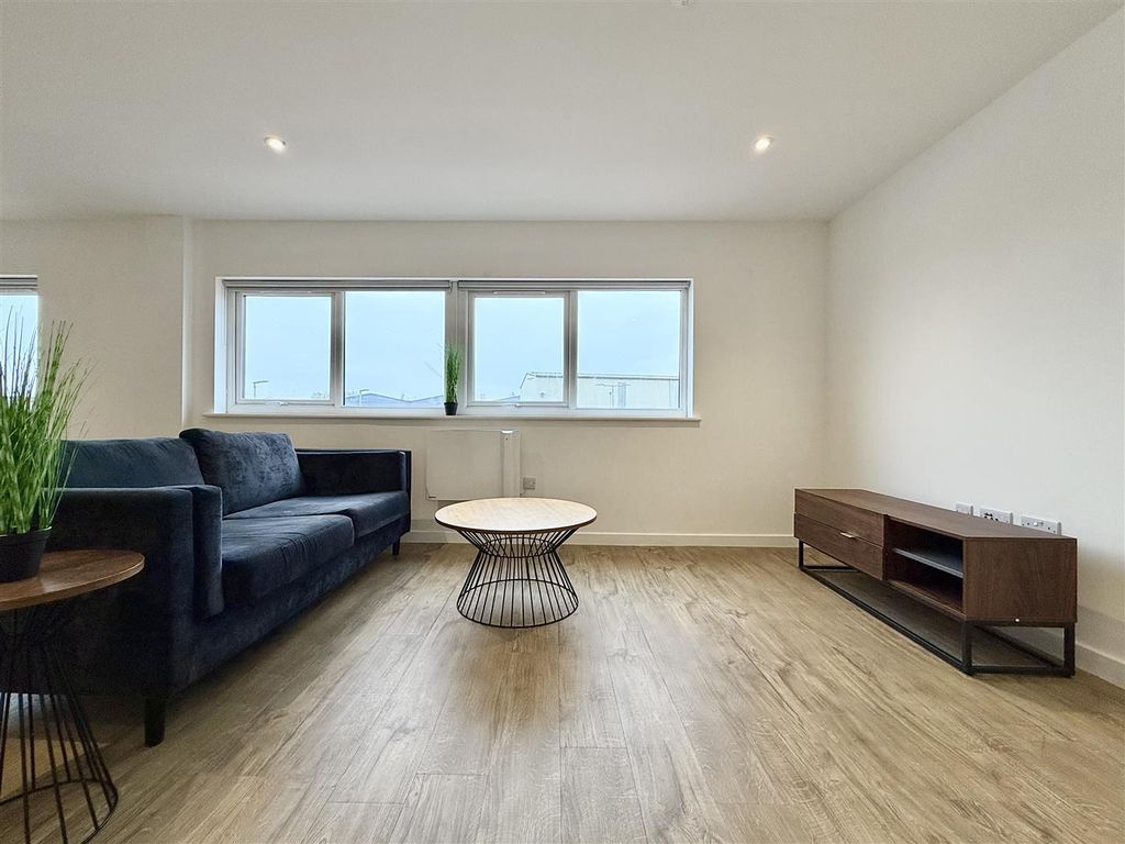 Property photo 2 of 12