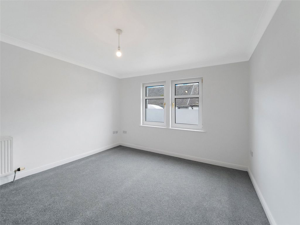 Property photo 2 of 13 Lounge