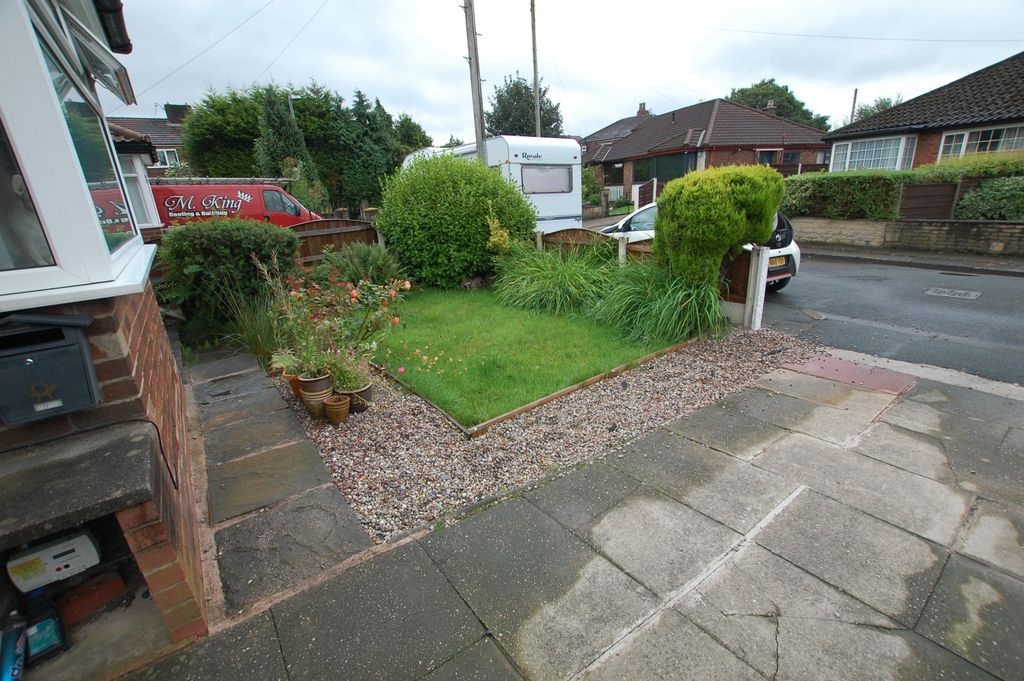 Property photo 2 of 25