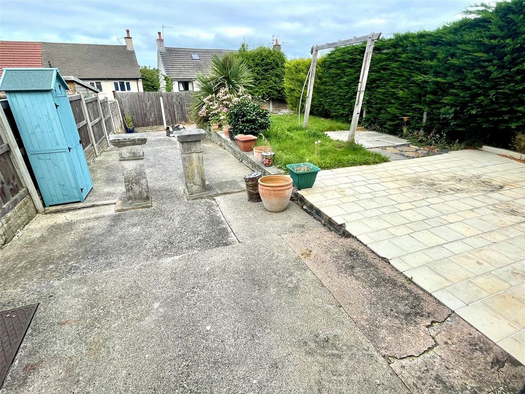 Property photo 2 of 19 Garden