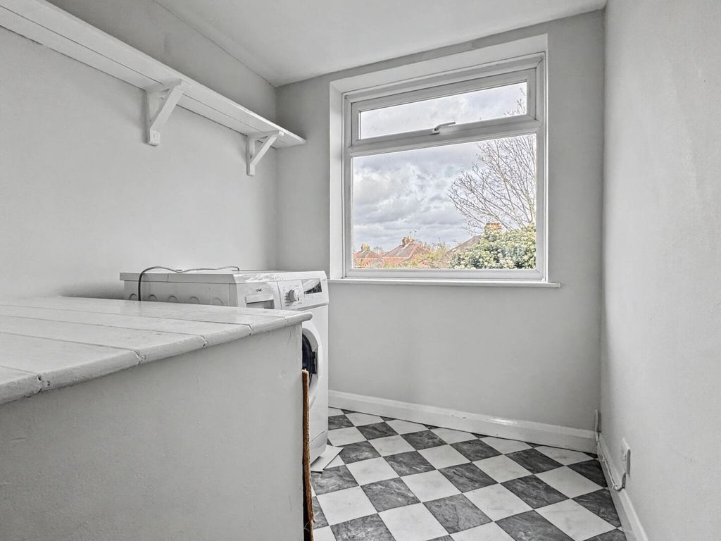 Property photo 3 of 10 Utility Room