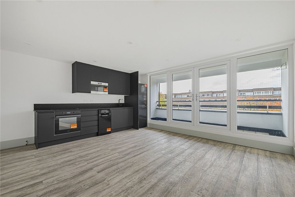 Property photo 3 of 15 Picture No. 06