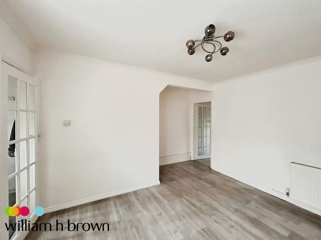 Property photo 3 of 10 Living Room