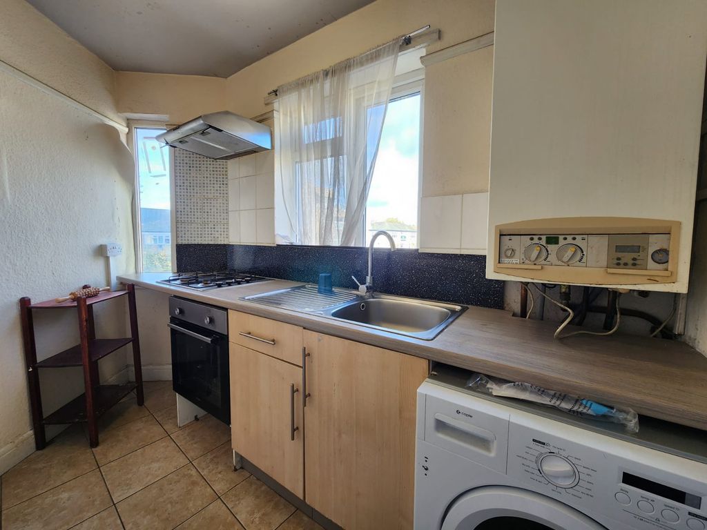 Property photo 3 of 5