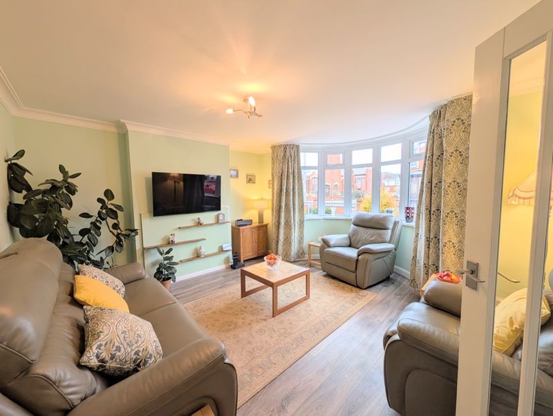 Property photo 2 of 15 Lounge