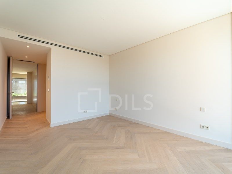 Property photo 3 of 46