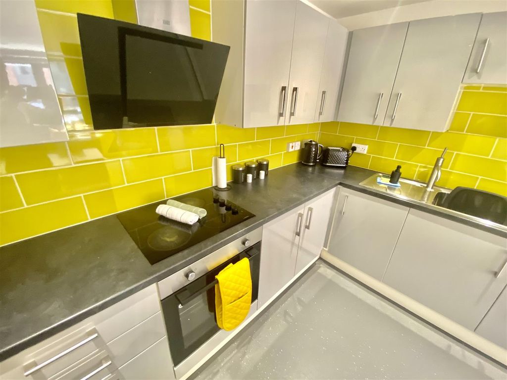 Property photo 3 of 9 Tempimagel0Kqjv.Jpg