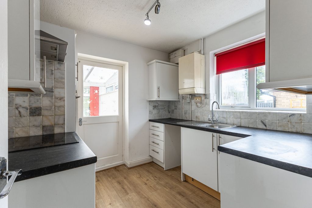 Property photo 3 of 14 Kitchen