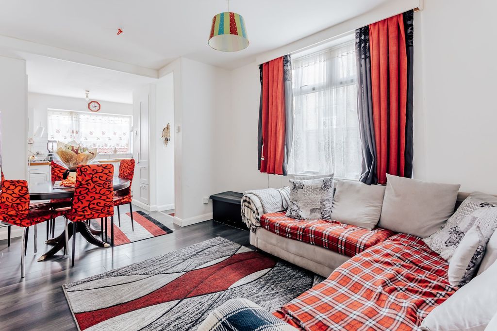 Property photo 3 of 13