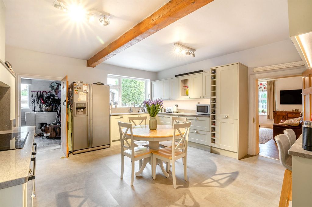 Property photo 3 of 35 Kitchen
