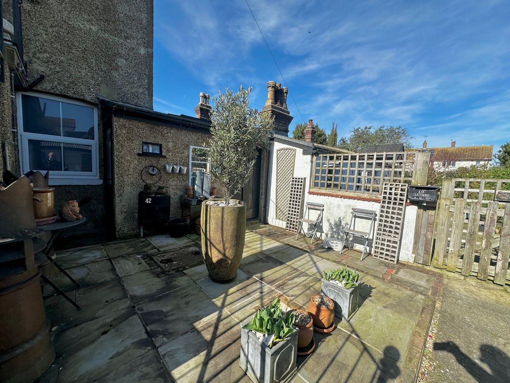 Property photo 3 of 16 Picture No. 22