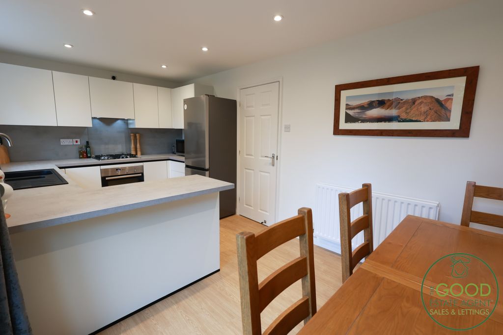 Property photo 3 of 21