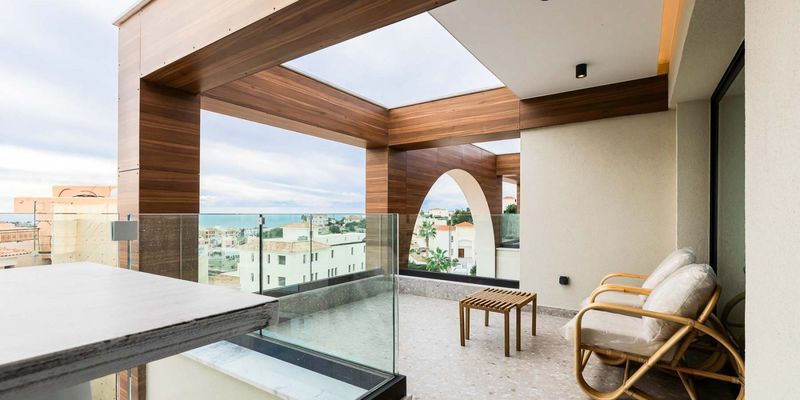 Property photo 2 of 14 Veranda